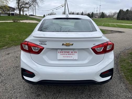 White 2016 Chevrolet Cruze LT Auto