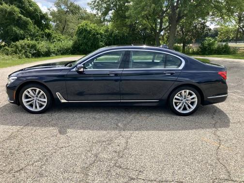 2016 BMW 750 i xDrive