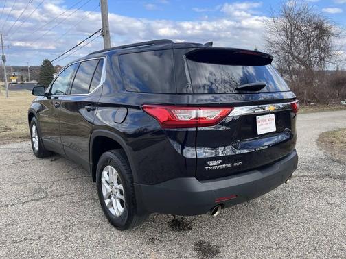 Blue 2020 Chevrolet Traverse LT Cloth