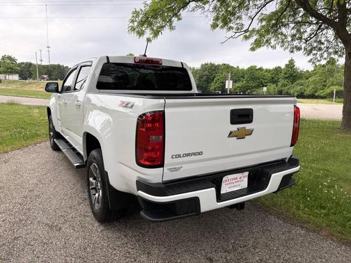 White 2015 Chevrolet Colorado Z71