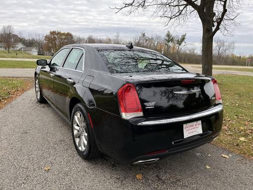 2019 Chrysler 300 Limited