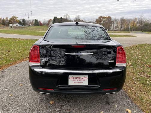 2019 Chrysler 300 Limited