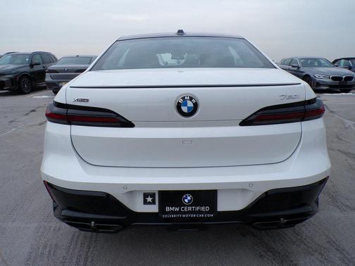 2025 BMW 760 xDrive