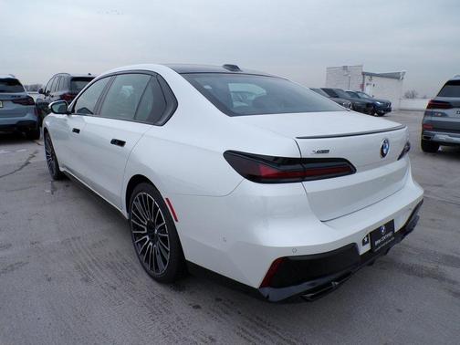 2025 BMW 760 xDrive