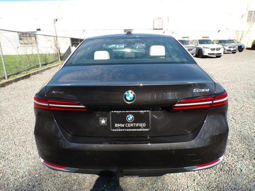 Dark Graphite Metallic 2026 BMW 530 xDrive