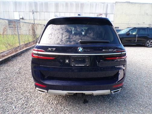 Tanzanite Blue II Metallic 2026 BMW X7 xDrive40i
