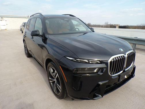 Black Sapphire Metallic 2024 BMW X7 xDrive40i