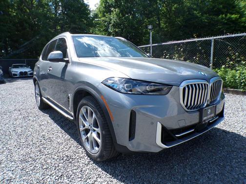 Skyscraper Grey Metallic 2024 BMW X5 PHEV xDrive50e
