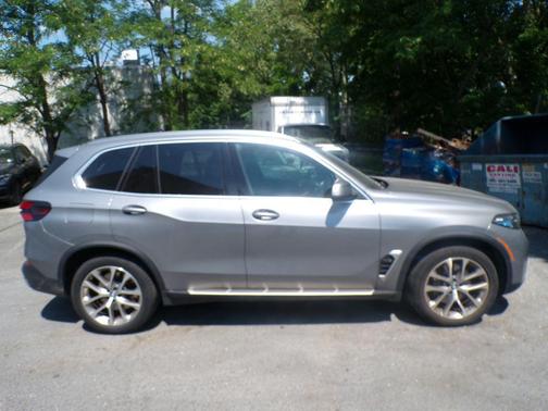 Skyscraper Grey Metallic 2024 BMW X5 PHEV xDrive50e