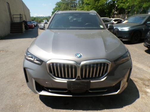Skyscraper Grey Metallic 2024 BMW X5 PHEV xDrive50e
