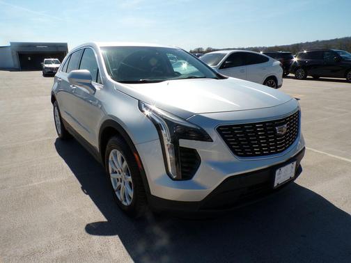 Radiant Silver Metallic 2019 Cadillac XT4 Luxury