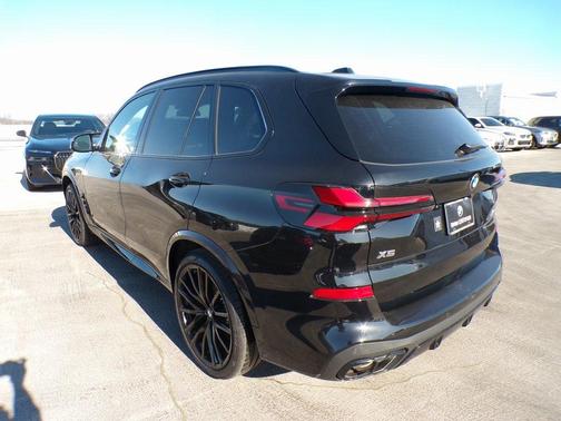 2026 BMW X5 M60i