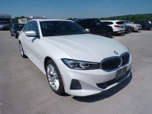 Mineral White Metallic 2025 BMW 330 xDrive