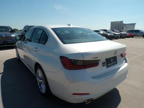 Mineral White Metallic 2025 BMW 330 xDrive