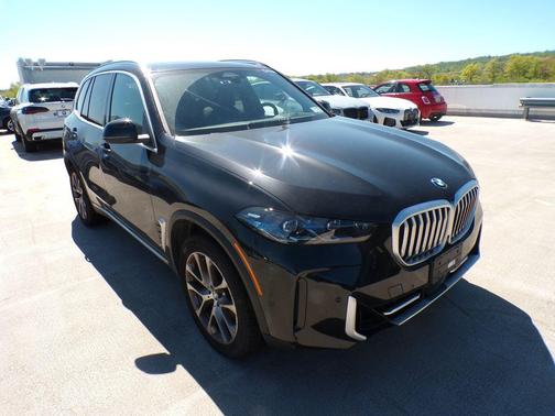 Black Sapphire Metallic 2024 BMW X5 xDrive40i