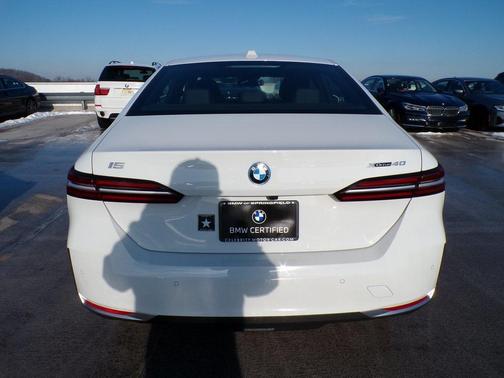 2025 BMW i5 xDrive40