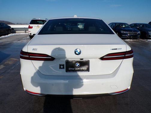 2025 BMW i5 xDrive40