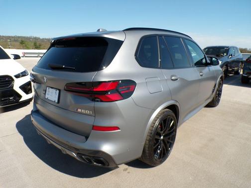 Frozen Pure Grey Metallic 2026 BMW X5 M60i
