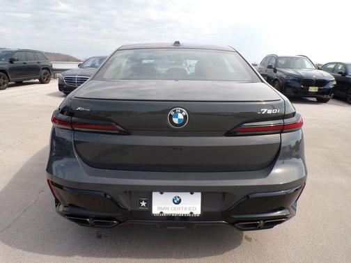 Dravit Grey Metallic 2023 BMW 760 i xDrive