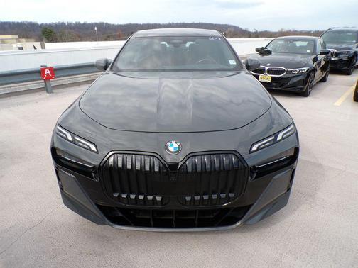 2023 BMW 760 i xDrive