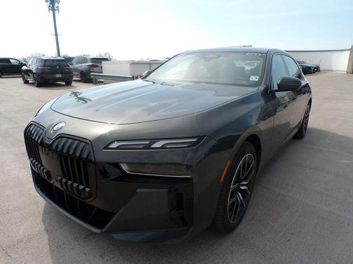 Dravit Grey Metallic 2023 BMW 760 i xDrive