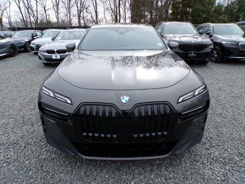 2023 BMW 760 i xDrive