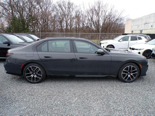 2023 BMW 760 i xDrive