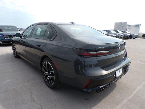 Dravit Grey Metallic 2023 BMW 760 i xDrive