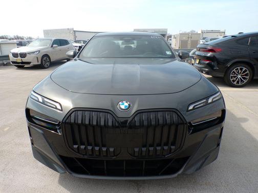 Dravit Grey Metallic 2023 BMW 760 i xDrive