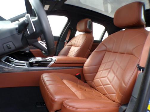 2023 BMW 760 i xDrive