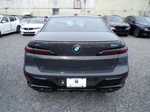 2023 BMW 760 i xDrive