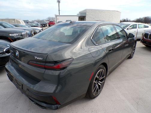 2023 BMW 760 i xDrive