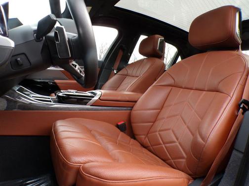 2023 BMW 760 i xDrive