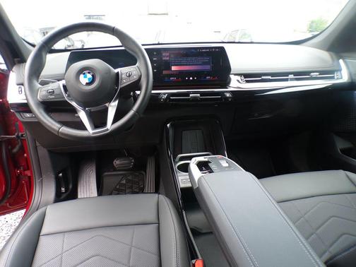 Vegas Red Metallic 2026 BMW X1 xDrive28i