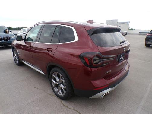 Aventurin Red Metallic 2023 BMW X3 xDrive30i