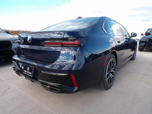 2025 BMW 760 xDrive