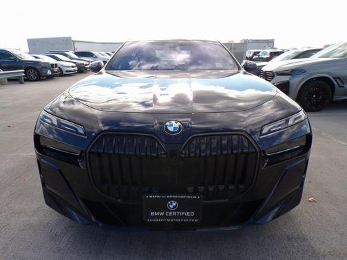 2025 BMW 760 xDrive