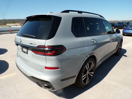Brooklyn Grey Metallic 2024 BMW X7 xDrive40i
