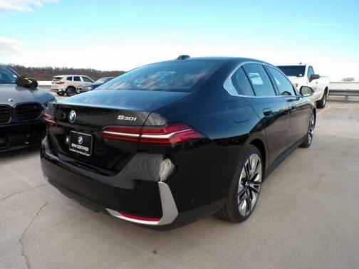 2025 BMW 530 xDrive