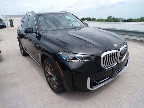 Black Sapphire Metallic 2024 BMW X5 xDrive40i