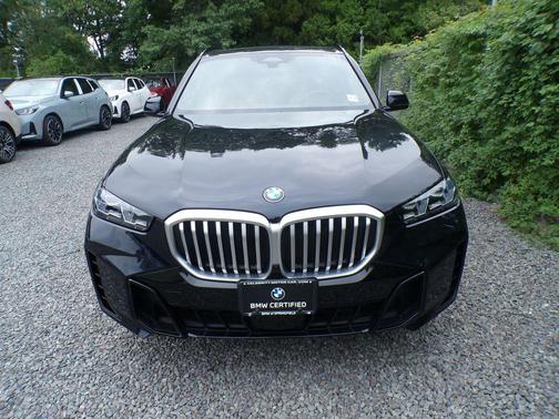 Carbon Black Metallic 2026 BMW X5 xDrive40i