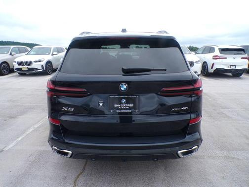 Carbon Black Metallic 2026 BMW X5 xDrive40i