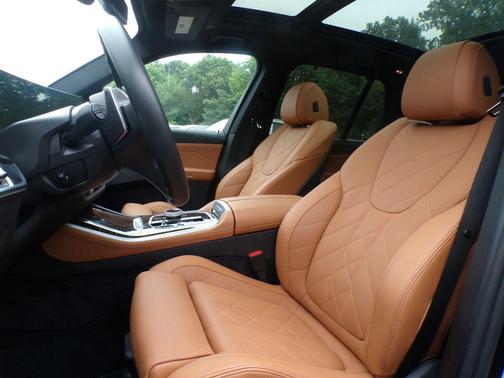 Carbon Black Metallic 2026 BMW X5 xDrive40i