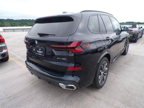 Carbon Black Metallic 2026 BMW X5 xDrive40i