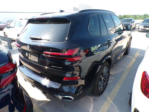 Carbon Black Metallic 2026 BMW X5 xDrive40i