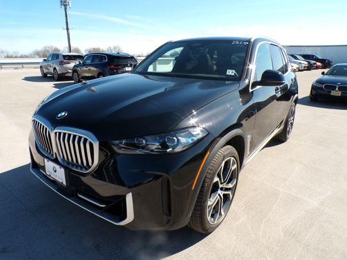 Black Sapphire Metallic 2026 BMW X5 xDrive40i