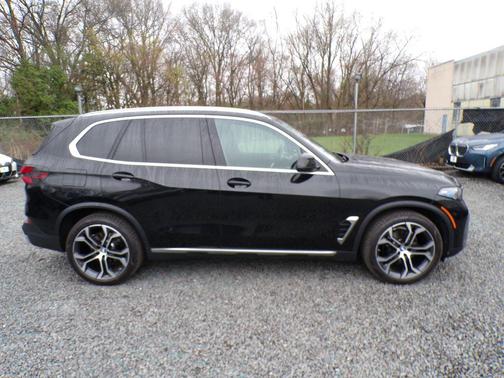 Black Sapphire Metallic 2026 BMW X5 xDrive40i