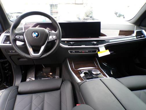 Black Sapphire Metallic 2026 BMW X5 xDrive40i