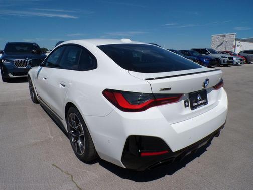 Alpine White 2024 BMW M440 i xDrive