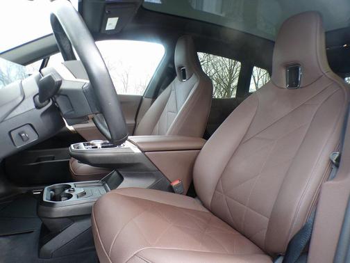 2025 BMW iX xDrive50